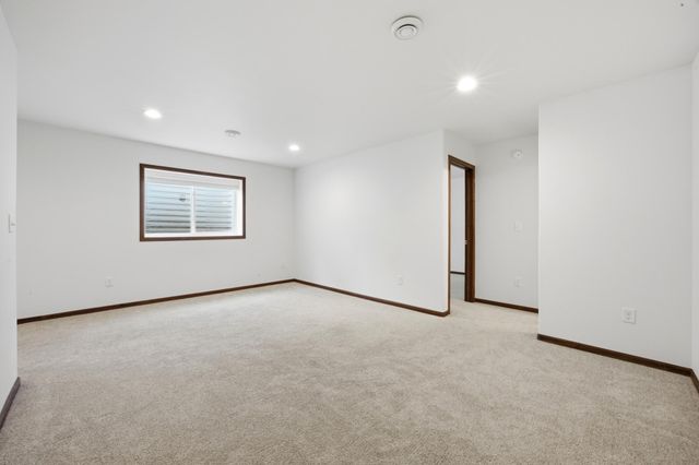 5227 11th Street W, West Fargo, ND 58078