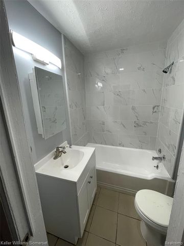 18722 Brady, Redford, MI 48240
