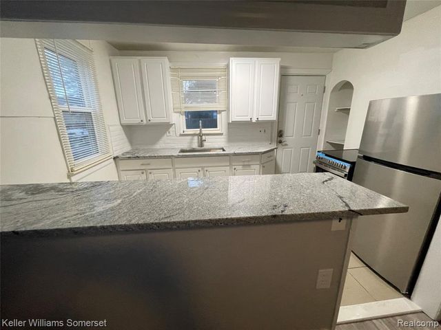 18722 Brady, Redford, MI 48240