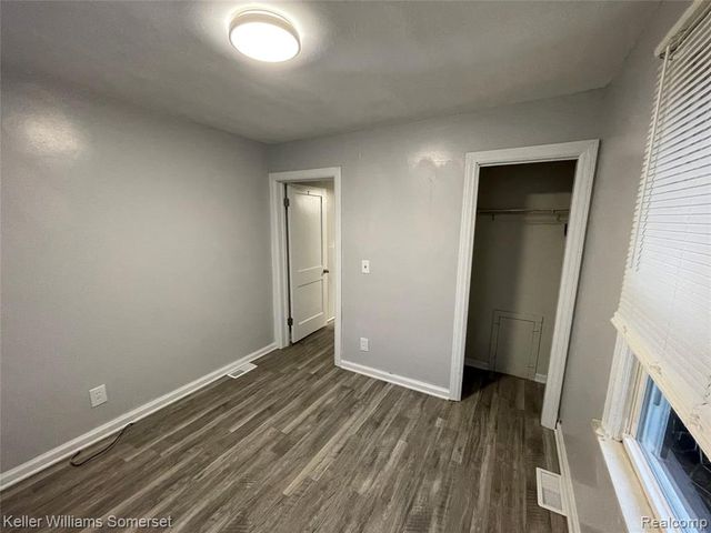 18722 Brady, Redford, MI 48240