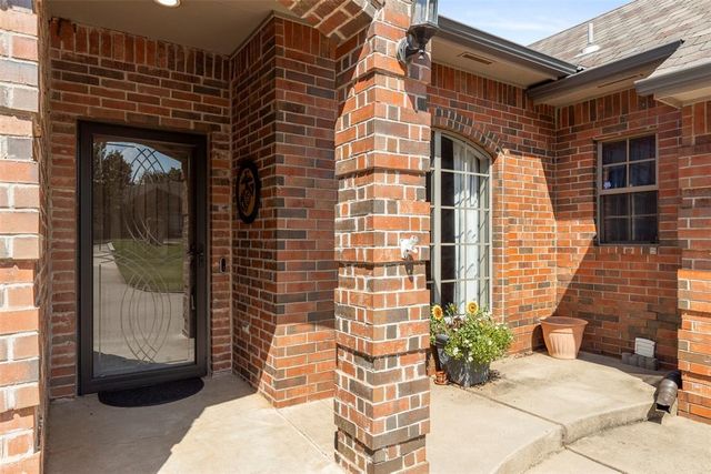 1043 Hidden Oaks Way, Guthrie, OK 73044