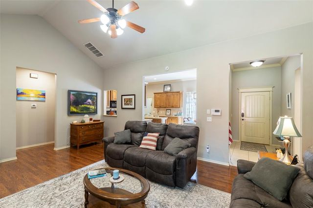 1043 Hidden Oaks Way, Guthrie, OK 73044