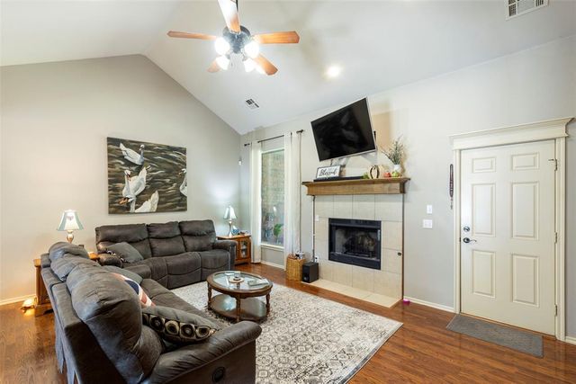 1043 Hidden Oaks Way, Guthrie, OK 73044