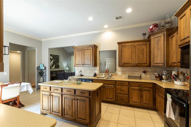 1043 Hidden Oaks Way, Guthrie, OK 73044