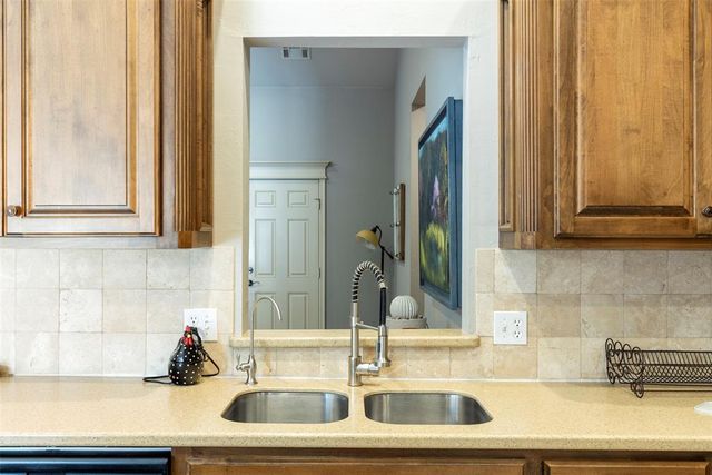 1043 Hidden Oaks Way, Guthrie, OK 73044