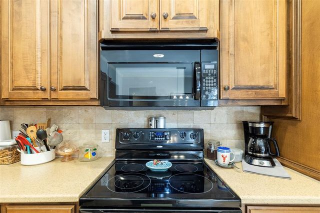 1043 Hidden Oaks Way, Guthrie, OK 73044