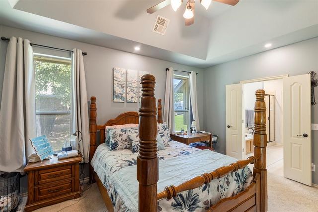1043 Hidden Oaks Way, Guthrie, OK 73044