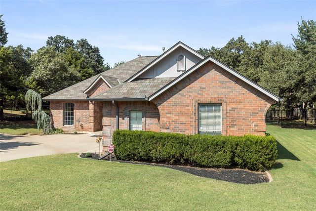 1043 Hidden Oaks Way, Guthrie, OK 73044