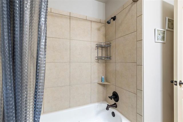 1043 Hidden Oaks Way, Guthrie, OK 73044