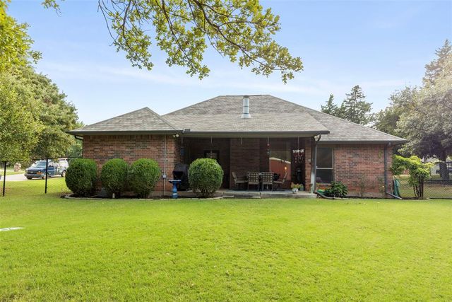 1043 Hidden Oaks Way, Guthrie, OK 73044