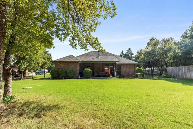 1043 Hidden Oaks Way, Guthrie, OK 73044
