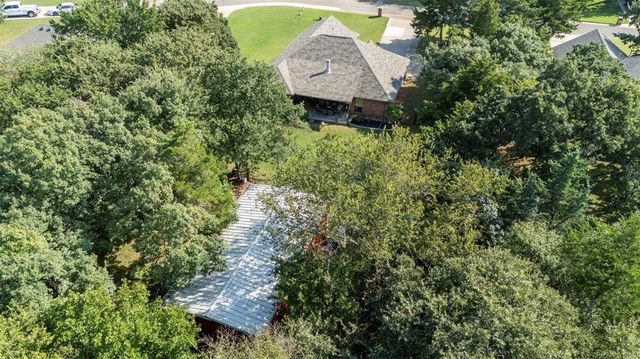 1043 Hidden Oaks Way, Guthrie, OK 73044