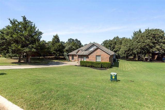 1043 Hidden Oaks Way, Guthrie, OK 73044