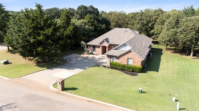 1043 Hidden Oaks Way, Guthrie, OK 73044