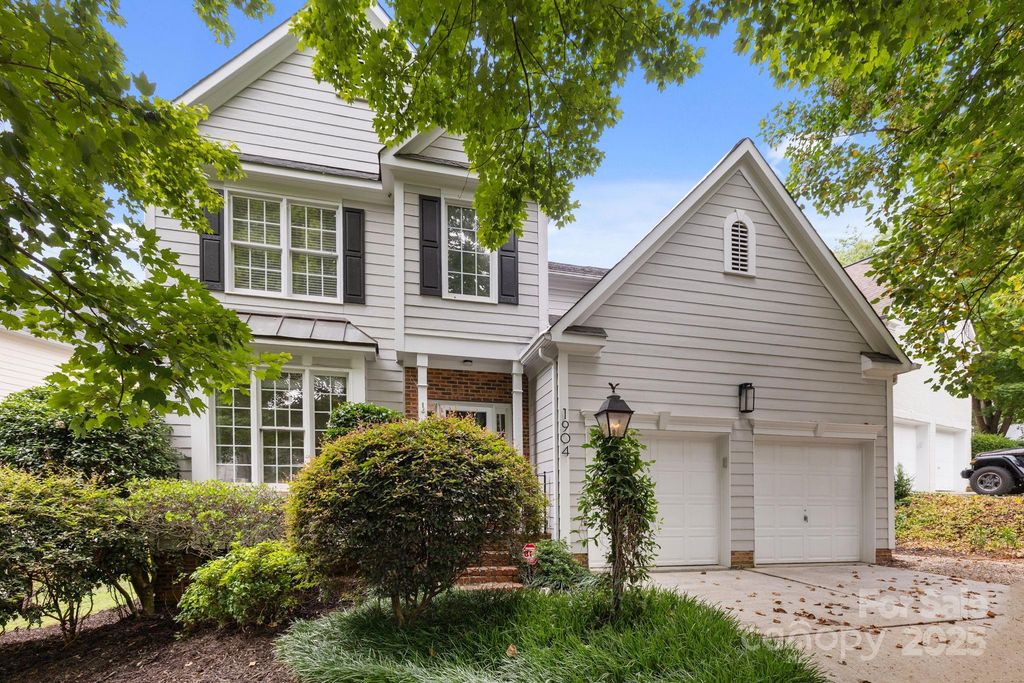 1904 Dearmon Drive, Charlotte, NC 28205