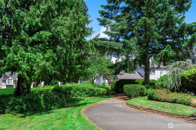 6831 117th Avenue NE, Kirkland, WA 98033