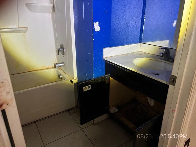 837 CHATHAM WALK DRIVE, Ruskin, FL 33570