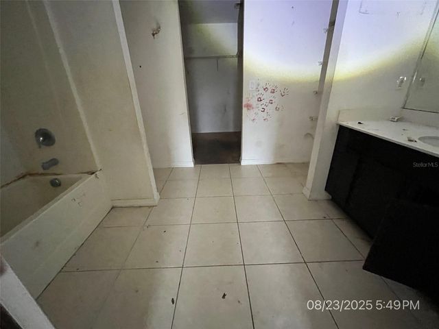 837 CHATHAM WALK DRIVE, Ruskin, FL 33570