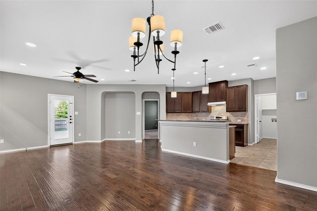 1049 Clove Hitch RD, Georgetown, TX 78633