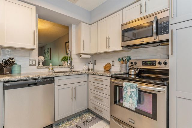 14527 BONAIRE Boulevard 303, Delray Beach, FL 33446