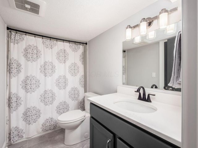 5463 Maple Drive, Lewis Center, OH 43035