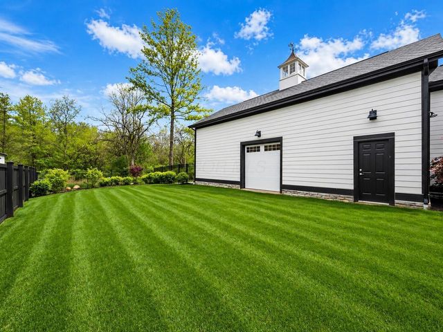5463 Maple Drive, Lewis Center, OH 43035