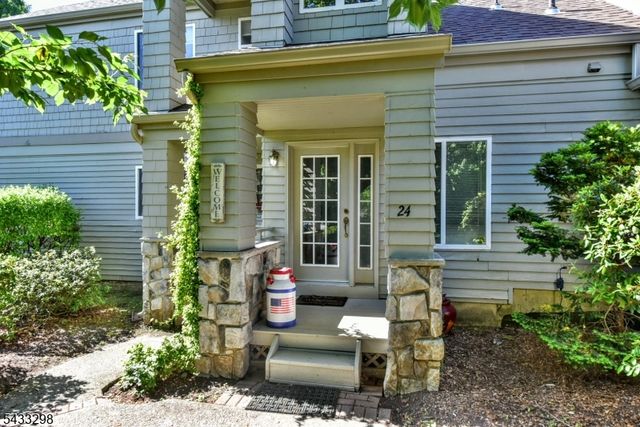 24 Harker Hill Dr, Hardyston Twp., NJ 07419