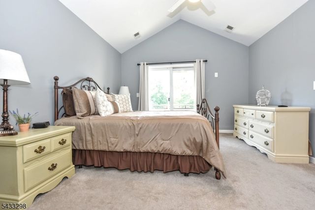 24 Harker Hill Dr, Hardyston Twp., NJ 07419