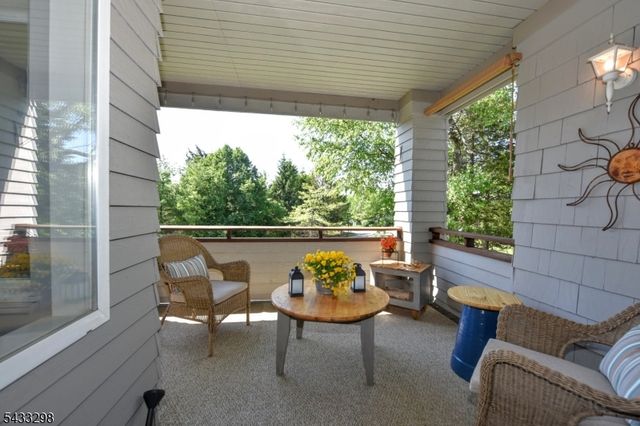 24 Harker Hill Dr, Hardyston Twp., NJ 07419