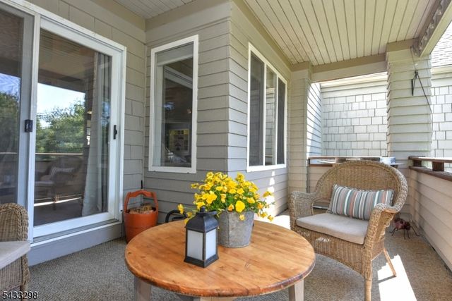 24 Harker Hill Dr, Hardyston Twp., NJ 07419