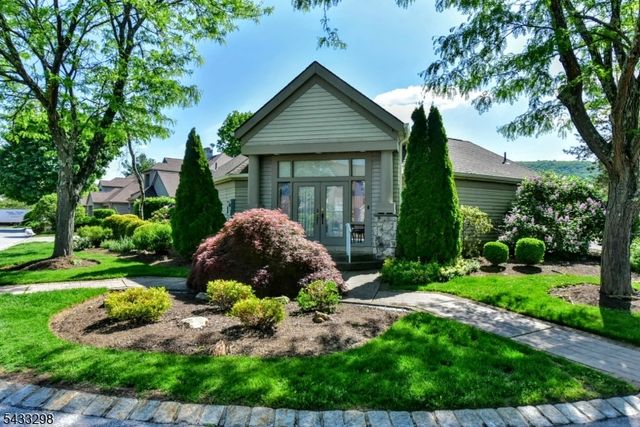 24 Harker Hill Dr, Hardyston Twp., NJ 07419