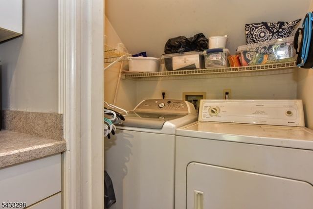 24 Harker Hill Dr, Hardyston Twp., NJ 07419