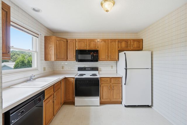 4625 Fillmore Lane, Davenport, IA 52806