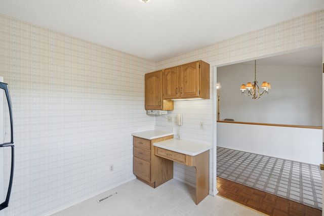 4625 Fillmore Lane, Davenport, IA 52806