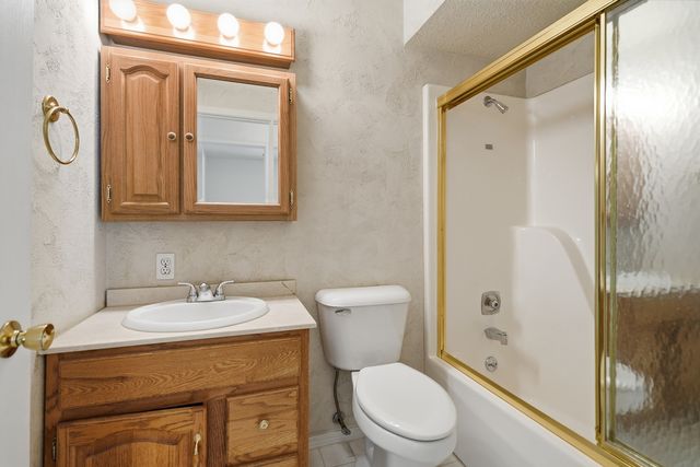 4625 Fillmore Lane, Davenport, IA 52806