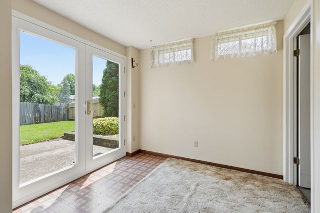 4625 Fillmore Lane, Davenport, IA 52806