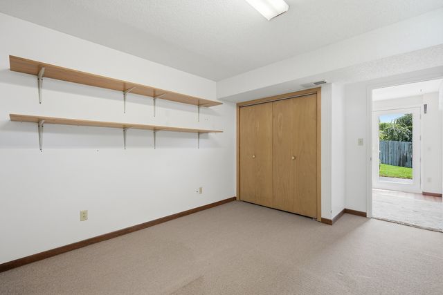 4625 Fillmore Lane, Davenport, IA 52806