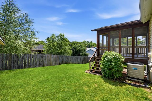 4625 Fillmore Lane, Davenport, IA 52806