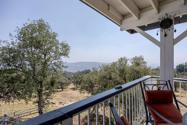 29657 Lilley Mountain Lane, Coarsegold, CA 93614