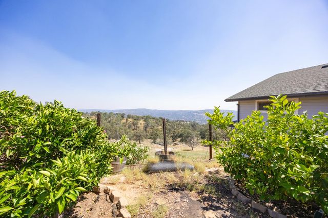 29657 Lilley Mountain Lane, Coarsegold, CA 93614