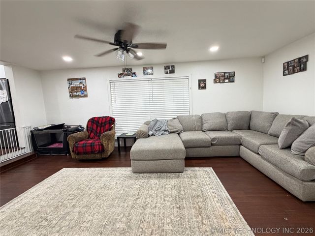 102 N 3rd Street, Hartshorne, OK 74547