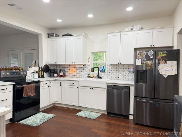 102 N 3rd Street, Hartshorne, OK 74547