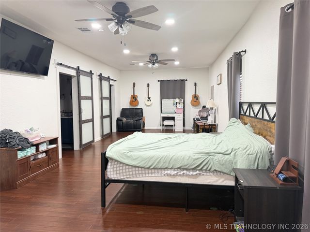 102 N 3rd Street, Hartshorne, OK 74547