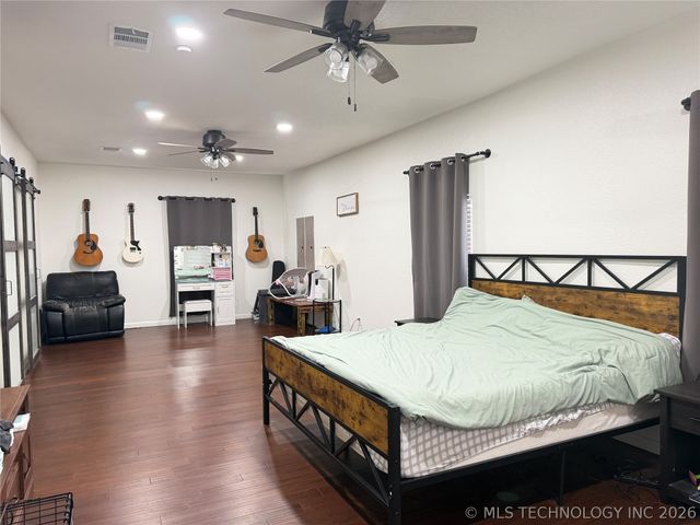 102 N 3rd Street, Hartshorne, OK 74547