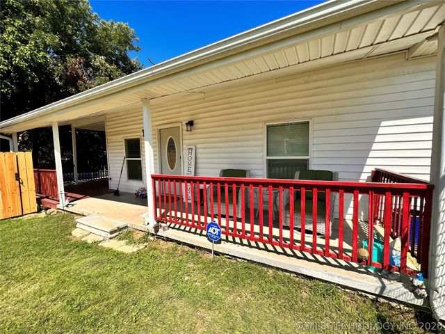 102 N 3rd Street, Hartshorne, OK 74547