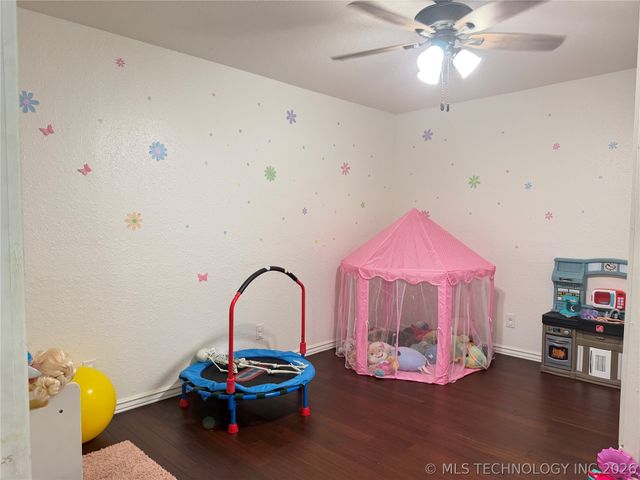 102 N 3rd Street, Hartshorne, OK 74547