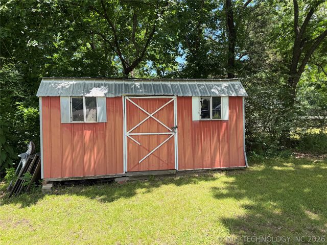 102 N 3rd Street, Hartshorne, OK 74547