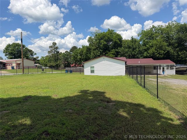 102 N 3rd Street, Hartshorne, OK 74547