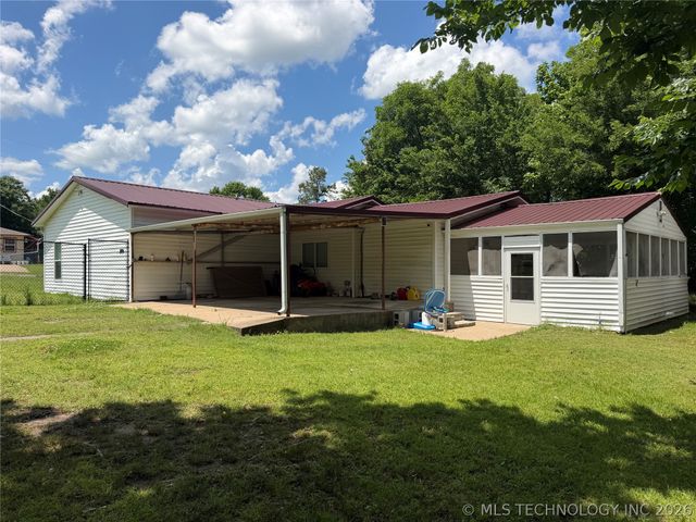 102 N 3rd Street, Hartshorne, OK 74547