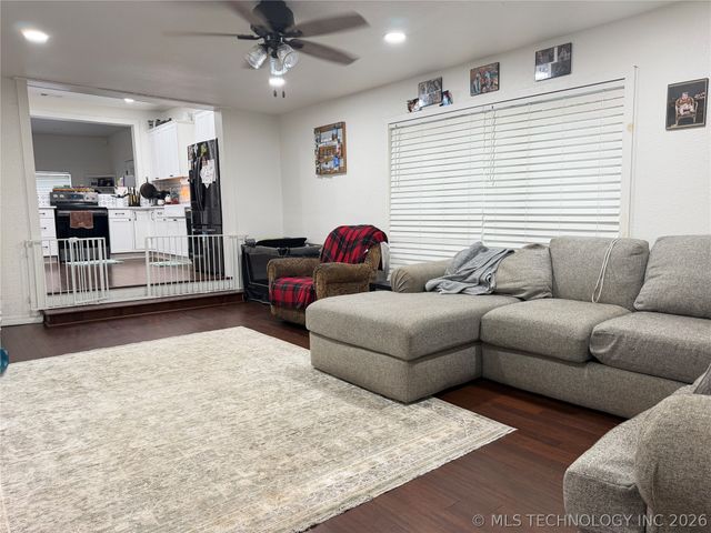 102 N 3rd Street, Hartshorne, OK 74547